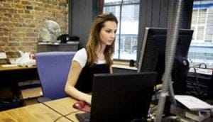 London live event camera operator to film conference freelance videographer to video meeting to be stream to facebook webcast company wavefx